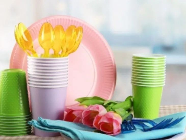 Plasticni pribor?