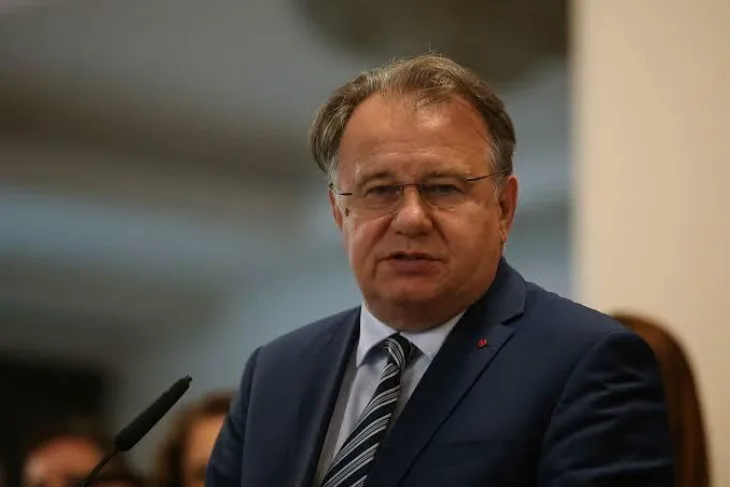 nermin niksic/ Premijer Nikšić: Praksa imenovanja na nespojive funkcije i kršenje zakona