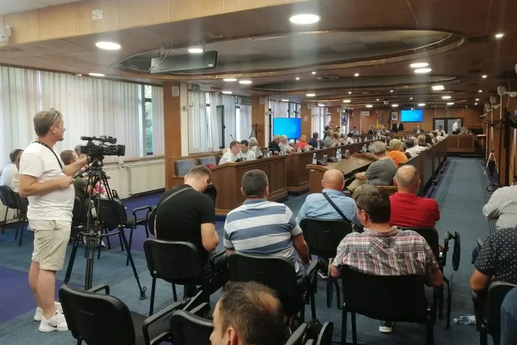 Brcko skupština  ?