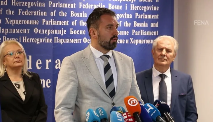 Stojanovic bradara lendo