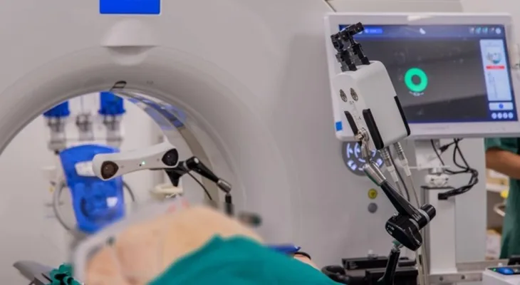 Robotska ruka tumor