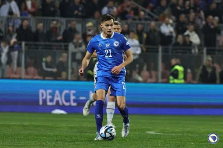 Amar dedic
