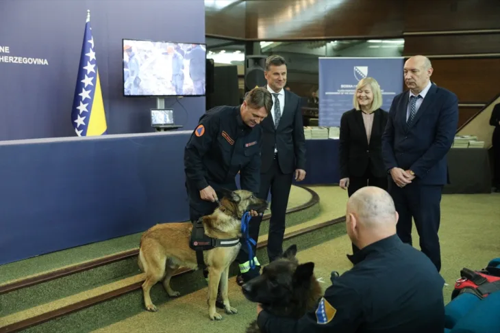 AA 20230228 30434883 30434873 PRIJEM U VLADI FBIH SPASIOCI I PSI TRAGACI DOBILI PRIZNANJA ZA MISIJU U TURKIYE
