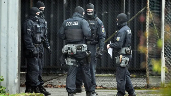 Policija 1