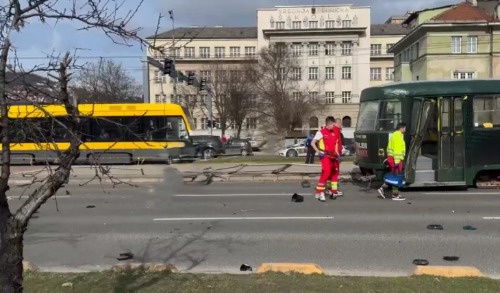 Tramvaj iskocio iz sina 1