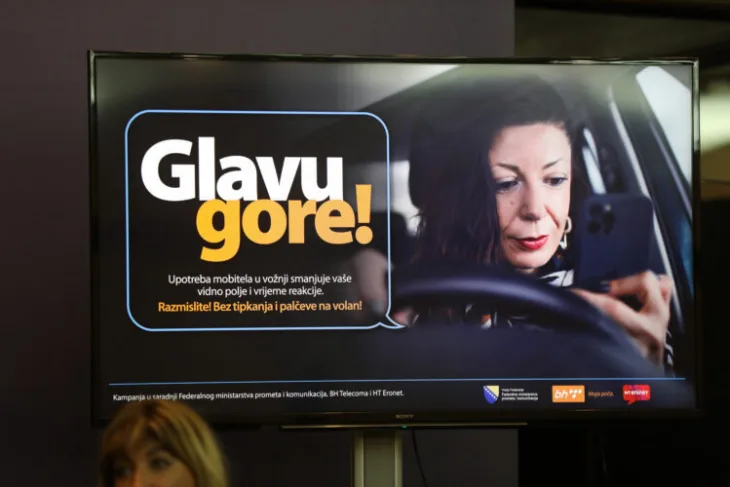Glavu gore