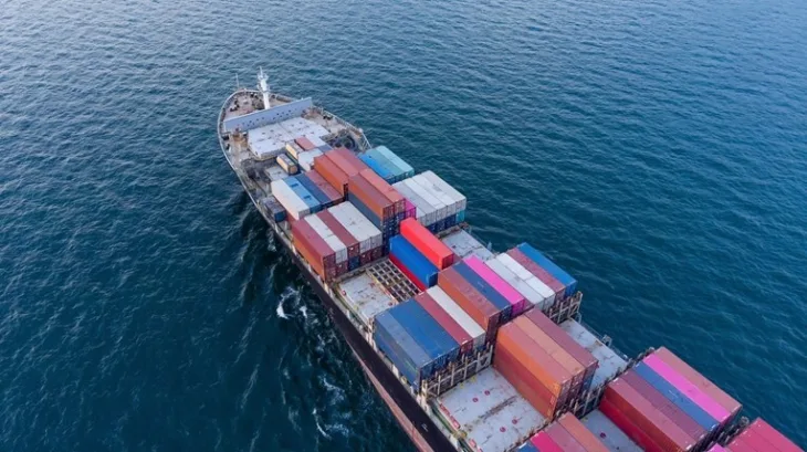 Brod transport trgovina