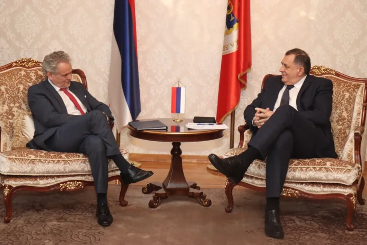 Dodik sattler