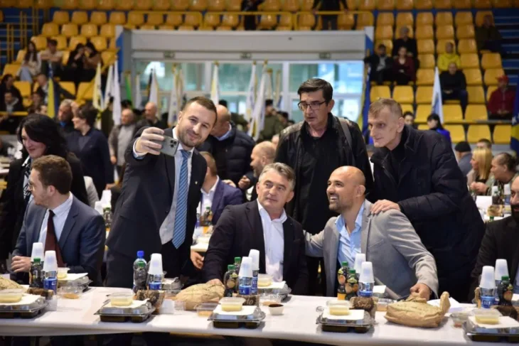 Zeljko komsic iftar