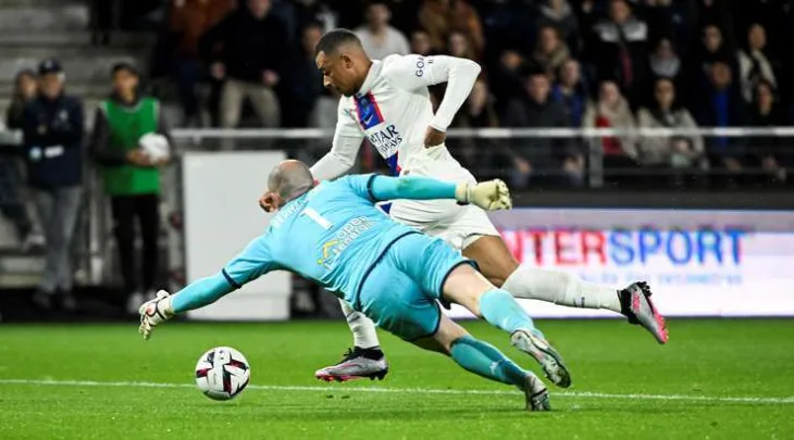Mbappe angers