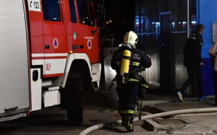 Pozar grbavica vatrogasci noc