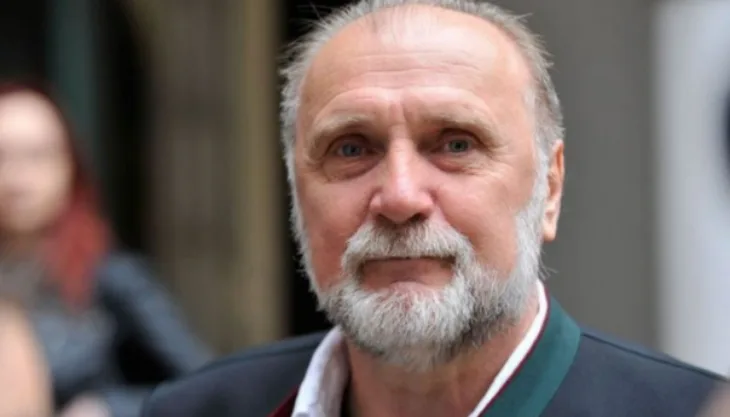 Preminuo dzevad karahasan