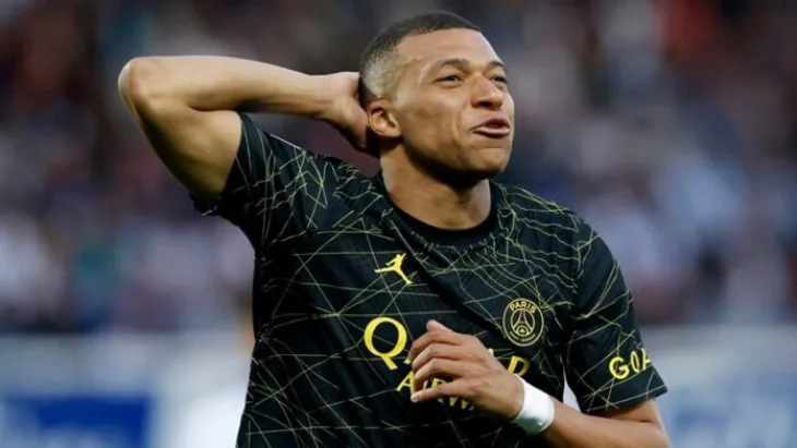 Kylian Mbappe sporta fudbal