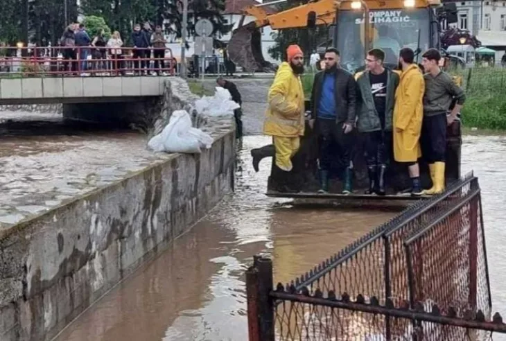 Poplave sjenica 4 696x469