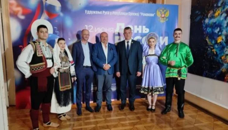 Karadzicev advokat  64