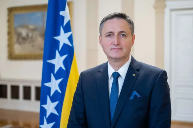 Denis Bećirović fena
