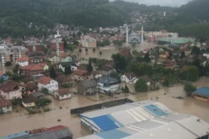 Maglaj poplave 2014 427x285