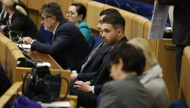 Sjednica parlamenta fbih u fokusu vukoja i isak isak parlament Fena
