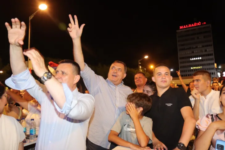 Dodik koncert pjeva Twitter