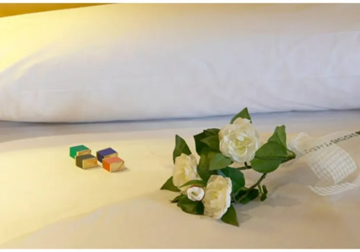 Cokoladice jastuk hotel 872x610