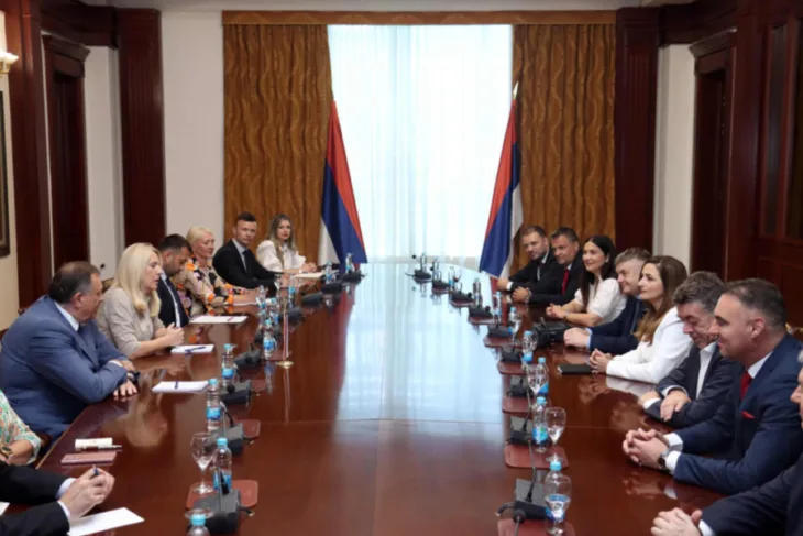 Dodik i ambasadori