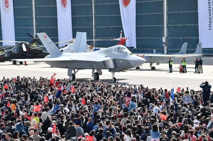 Avion turska kan