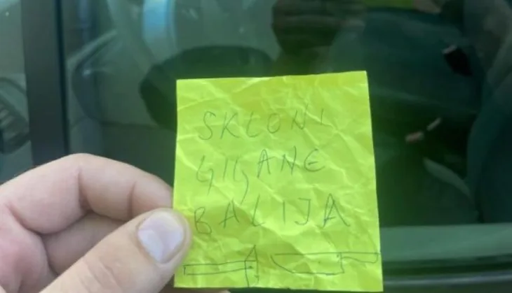 Poruka balija skloni ljiljane