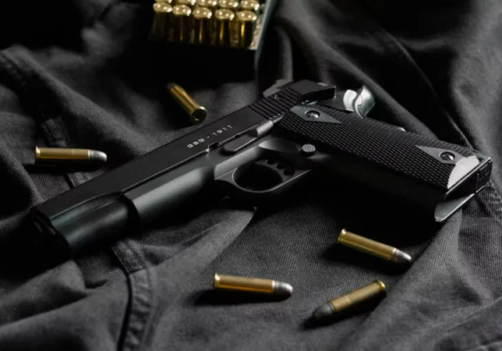 Pistolj municija 872x610