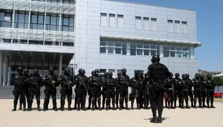 Policija sa specijalna