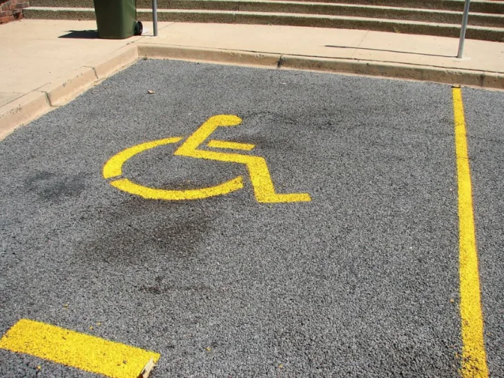 Invalidi parking mjesto bhrt