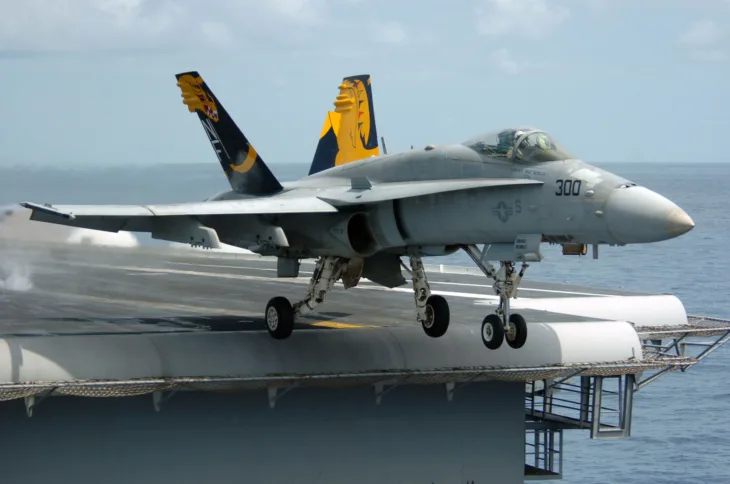 Avion  F A 18 C Hornet