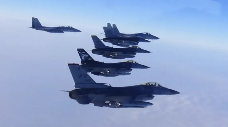 Avioni F 16