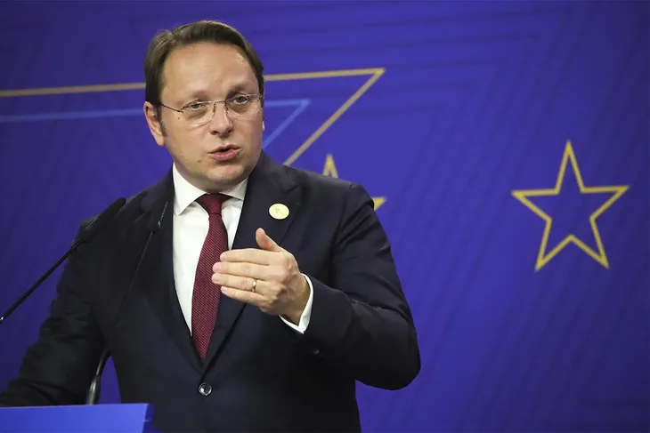 Oliver Varhleyi AP