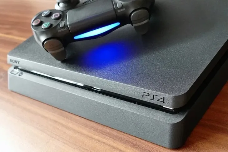 PS 4