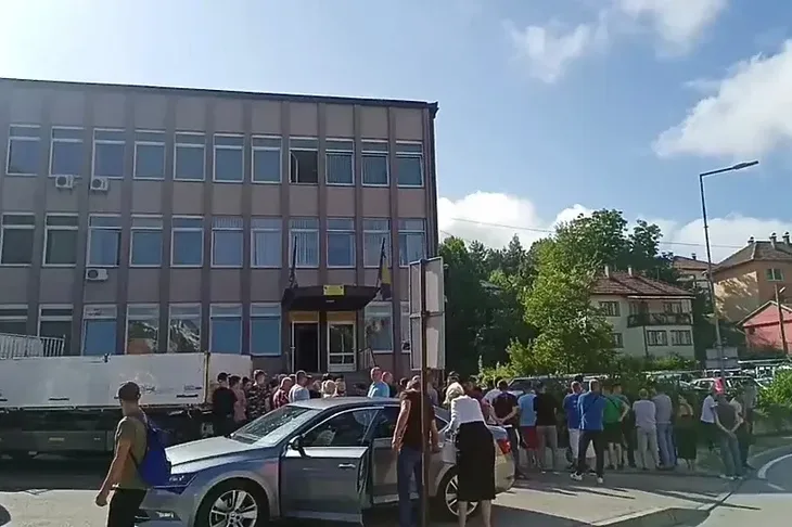 Kakanj protest policija hapsenje