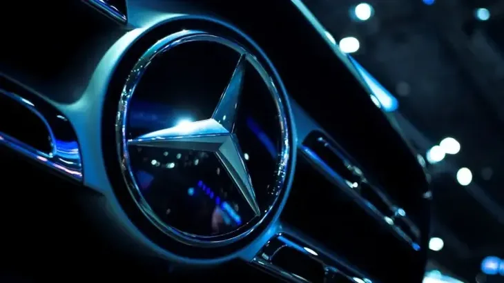 Mercedes logo foto reuters 1664371334283 710px
