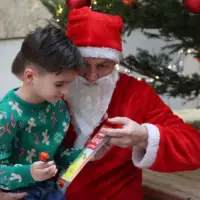 humanitarni Božićni bazar /Fena