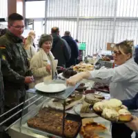 humanitarni Božićni bazar/ fena