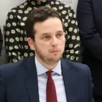 Nihad Uk foto vlada ili fena