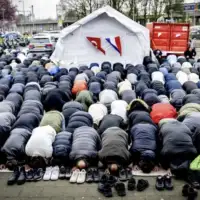 Bajram namaz svijet/ EPA-EFE