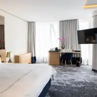 230718100 10
