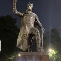 Tvrtko spomenik sa