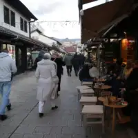 Turisti Bascarsia ulice Sarajevo 01 2026 8 AA
