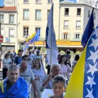 Pariz: Održan Marš mira i komemoracija u znak sjećanja na Srebrenicu