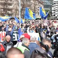 Protesti nova naslovna