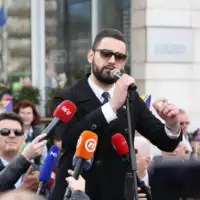 Protesti novo