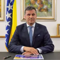 L 3cf406e1d133b121522c299836aca84a