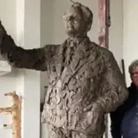 Nocni vukovi dizu kip milosevicu u centru moskve milosevic