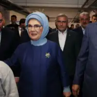 Erdoan u pratnji supruge emine glasao u istanbulu emines 64732590a126a