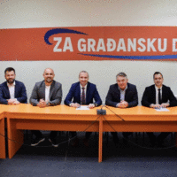 DF komsic